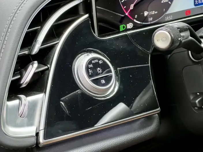 Mercedes-Benz E-Class 2025 Model E 300 L Luxury Model sedan – фото 10