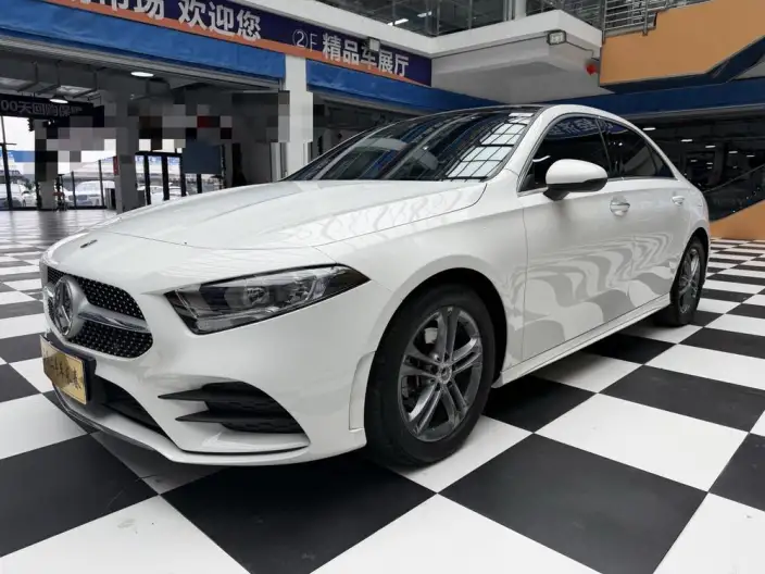 Mercedes-Benz A-class 2022 Model Facelift A 180 L Sports sedan – фото 1