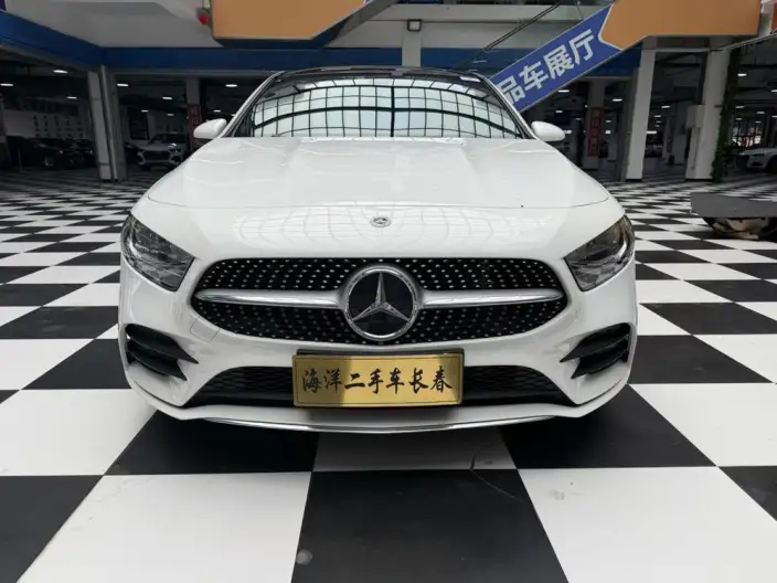 Mercedes-Benz A-class 2022 Model Facelift A 180 L Sports sedan – фото 2