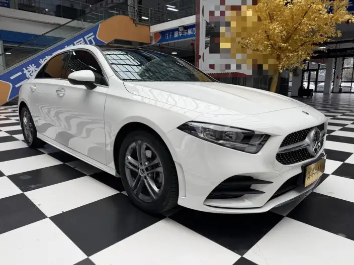 Mercedes-Benz A-class 2022 Model Facelift A 180 L Sports sedan – фото 3