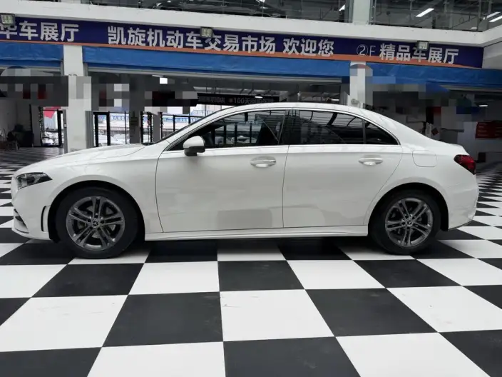 Mercedes-Benz A-class 2022 Model Facelift A 180 L Sports sedan – фото 4