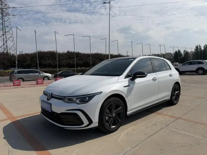 Volkswagen Golf 2021 Model 280TSI DSG R-Line – фото 1