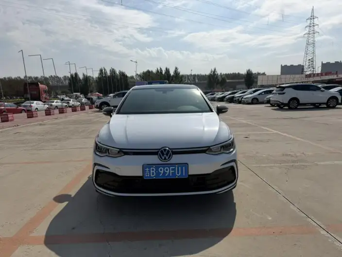 Volkswagen Golf 2021 Model 280TSI DSG R-Line – фото 2