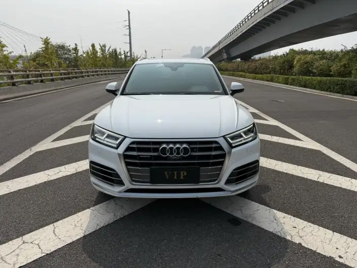 Audi Q5L 2020 Model Facelift 40 TFSI Rong Xiang Fashion Model – фото 2