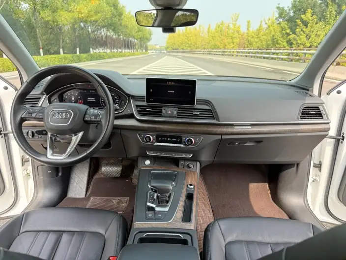 Audi Q5L 2020 Model Facelift 40 TFSI Rong Xiang Fashion Model – фото 7
