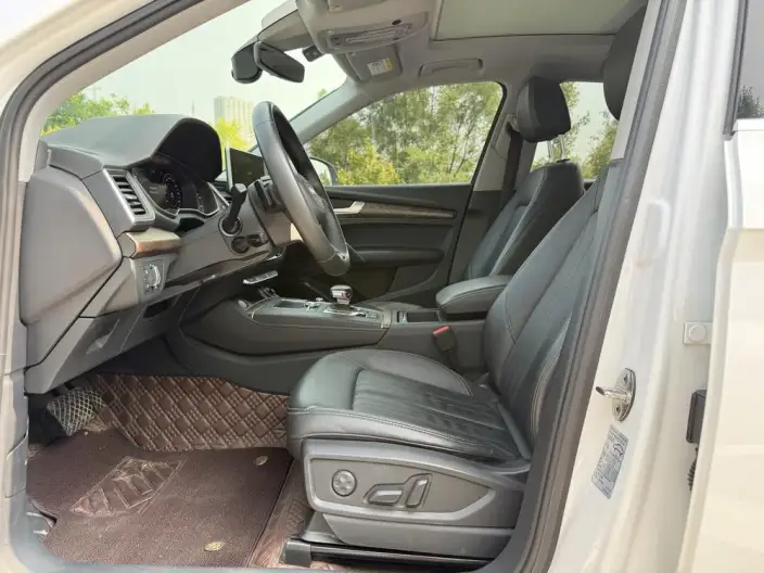 Audi Q5L 2020 Model Facelift 40 TFSI Rong Xiang Fashion Model – фото 8