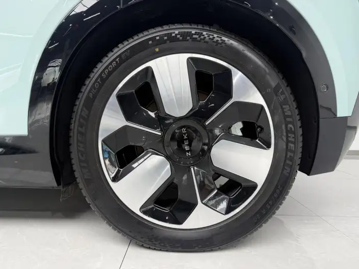 ZEEKR MIX 2025 Model 76kWh Smart Driving Edition – фото 8