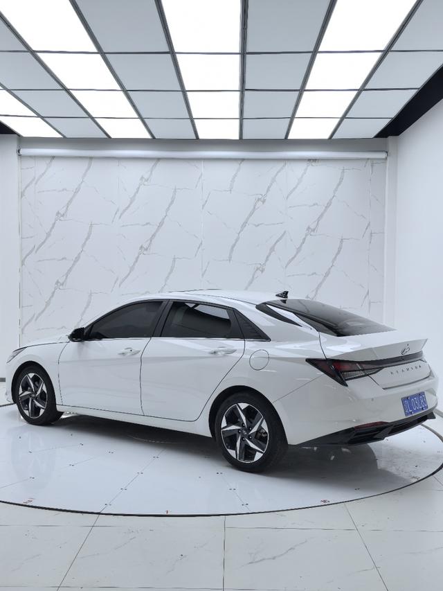 Hyundai Elantra 2022 1.5L CVT GLX Elite – фото 4