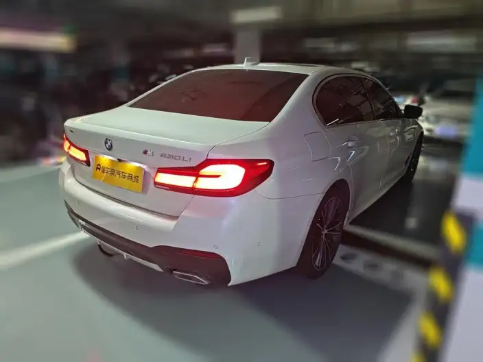 BMW 5 Series 2023 Model 530Li Leading Model M Sports Set – фото 2