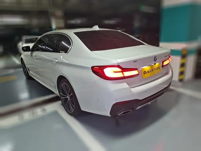 BMW 5 Series 2023 Model 530Li Leading Model M Sports Set – фото 4