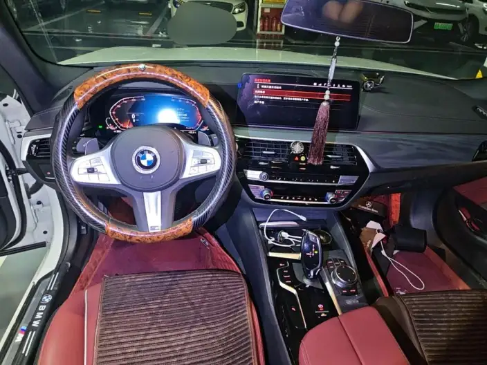 BMW 5 Series 2023 Model 530Li Leading Model M Sports Set – фото 5
