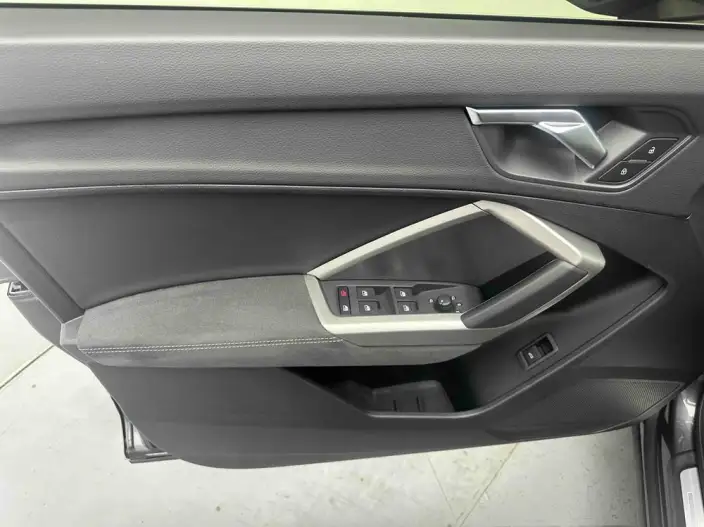 AUDI Q3 2022 Model 35 TFSI Fashion Dynamic Model – фото 9