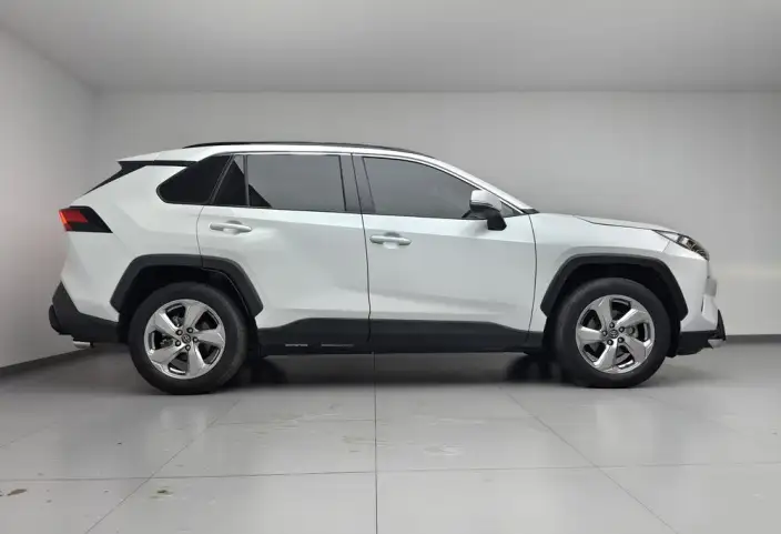 Toyota RAV4 2021 Model 2.0L CVT 2WD Fashion Plus Edition – фото 8