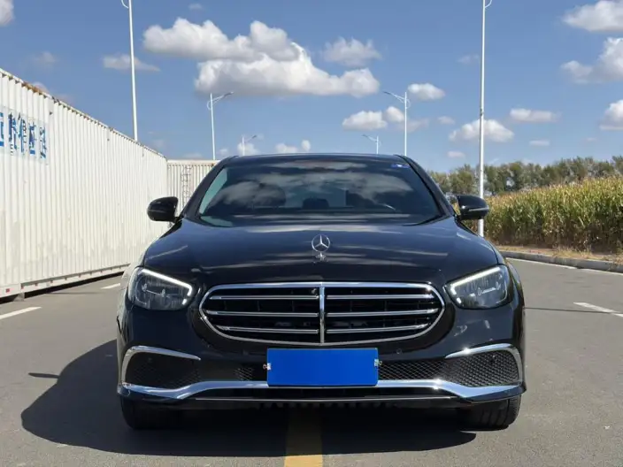 Mercedes-Benz E-Class 2023 Model E 300 L Fashion Model sedan – фото 2