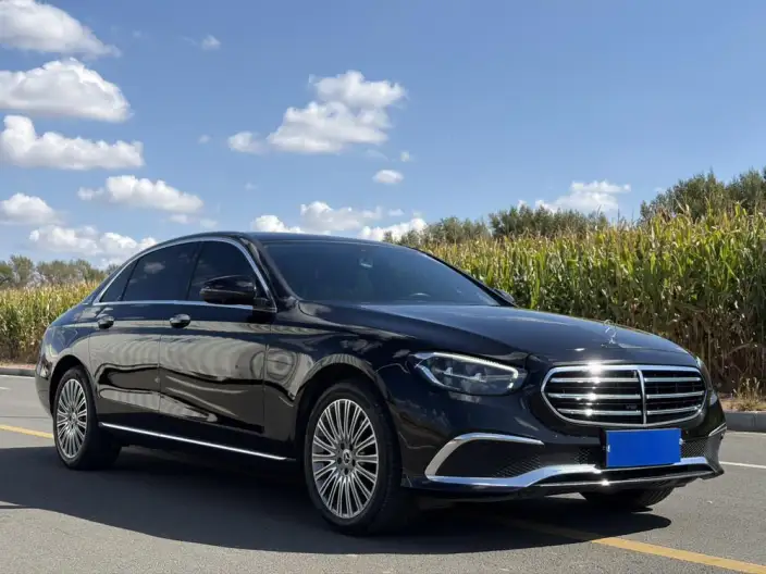 Mercedes-Benz E-Class 2023 Model E 300 L Fashion Model sedan – фото 3