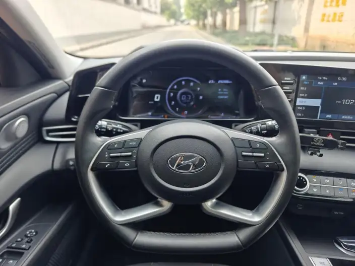 Hyundai Ioniq 2022 Model 1.5L CVT GLX Elite Edition – фото 8