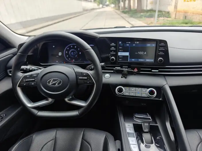 Hyundai Ioniq 2022 Model 1.5L CVT GLX Elite Edition – фото 9