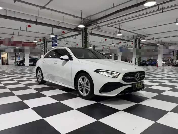 Mercedes-Benz A-class 2023 Model A 180 L – фото 3