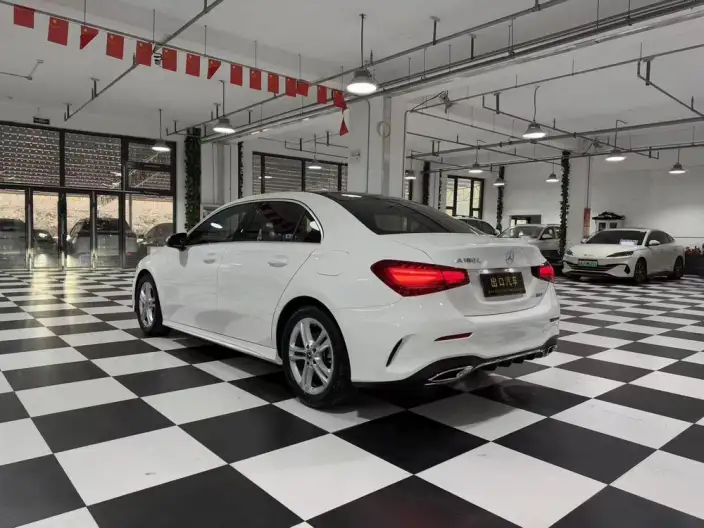 Mercedes-Benz A-class 2023 Model A 180 L – фото 5