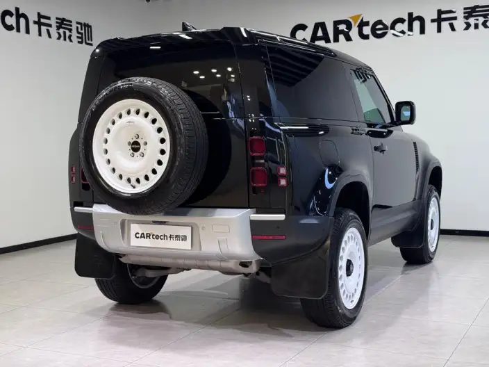 Land Rover Defender 2023 Model 90 3.0T P400 XS – фото 7