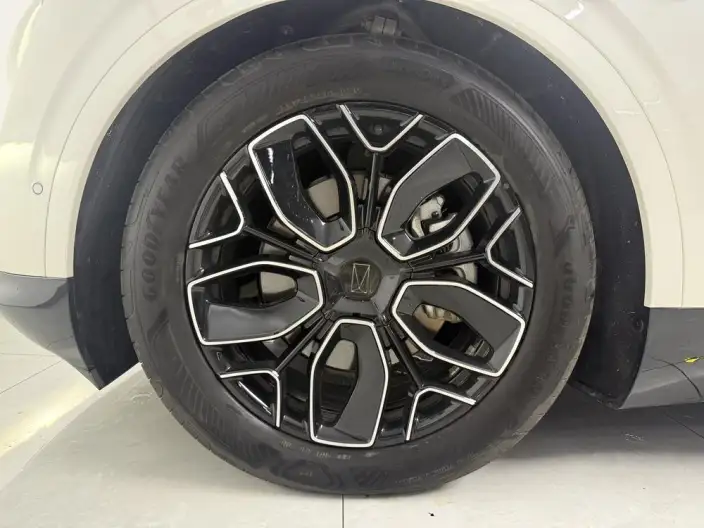 Avatr 07 2026 Model Ultra 4WD EV Edition – фото 8