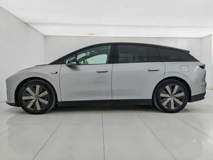 Li Auto i6 2025 Model 4WD Standard Edition – фото 4