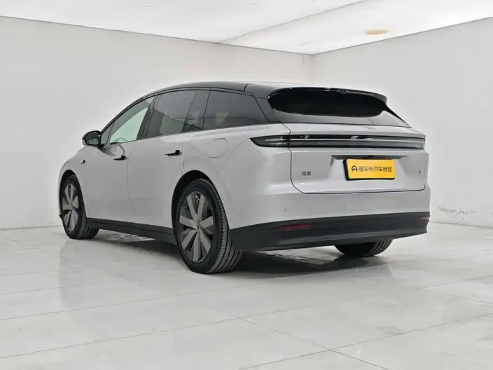 Li Auto i6 2025 Model 4WD Standard Edition – фото 5