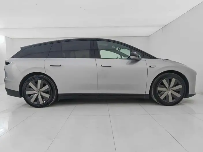 Li Auto i6 2025 Model 4WD Standard Edition – фото 8