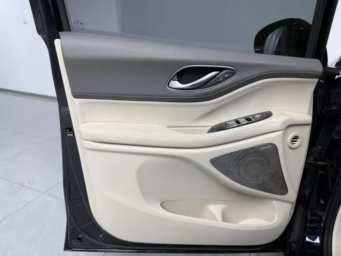 VOYAH Dreamer PHEV 2024 Model Ultra-long Endurance Premium Edition – фото 9