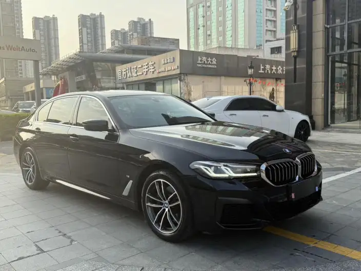 BMW 5 Series 2021 Model 525Li M Sports Set – фото 3
