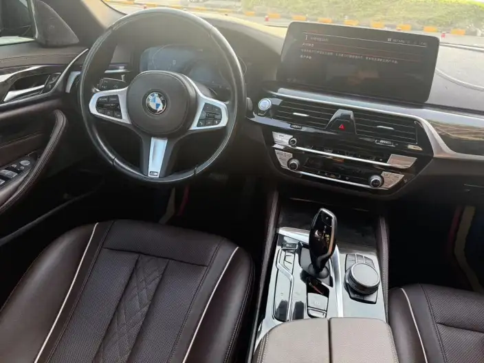 BMW 5 Series 2021 Model 525Li M Sports Set – фото 8