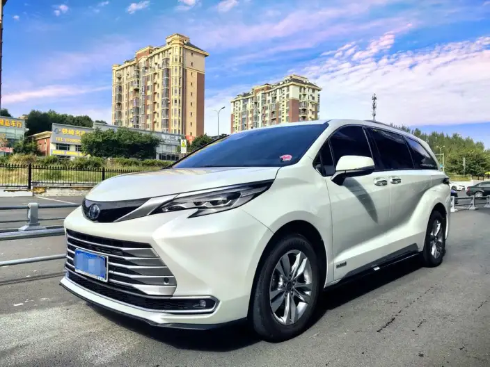 Toyota Sienna 2021 Model 2.5L Hybrid Platinum edition – фото 1