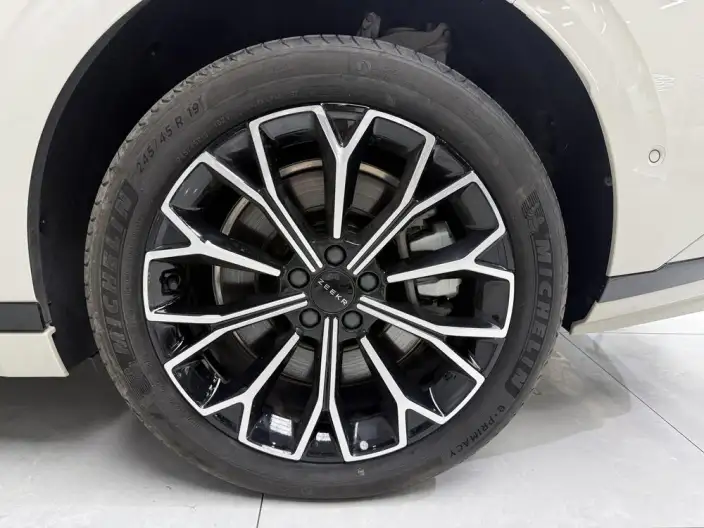 ZEEKR 007GT 2025 Model 4WD Smart Driving Edition 75kWh – фото 5