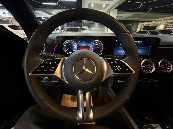 Mercedes-Benz GLB 2024 Model Facelift GLB 220 Fashion Model – фото 10