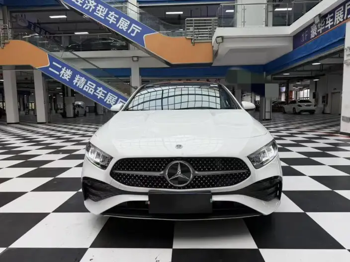 Mercedes-Benz A-class 2023 Model A 180 L – фото 2