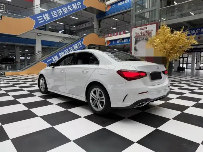 Mercedes-Benz A-class 2023 Model A 180 L – фото 4