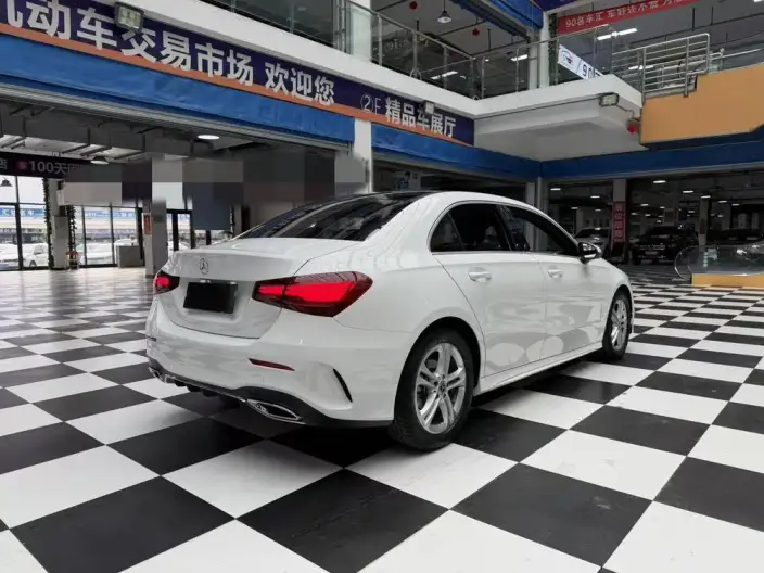 Mercedes-Benz A-class 2023 Model A 180 L – фото 6