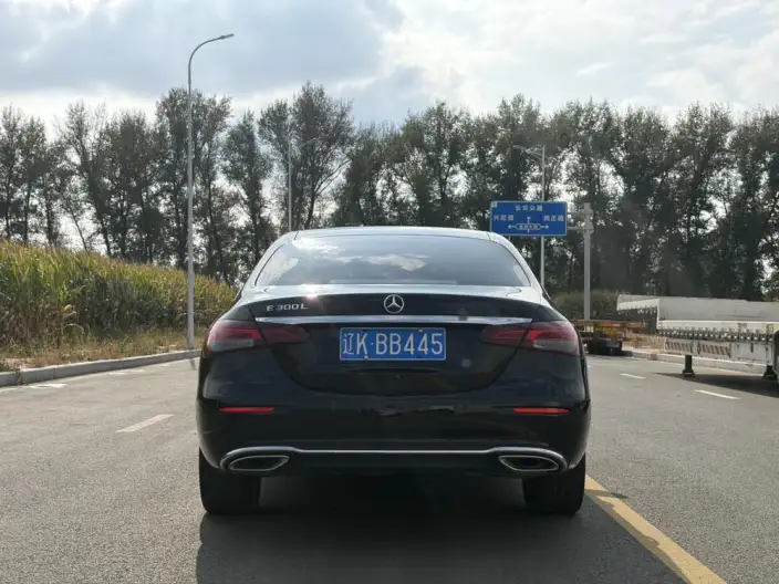 Mercedes-Benz E-Class 2021 Model E 300 L Fashion Model sedan – фото 5