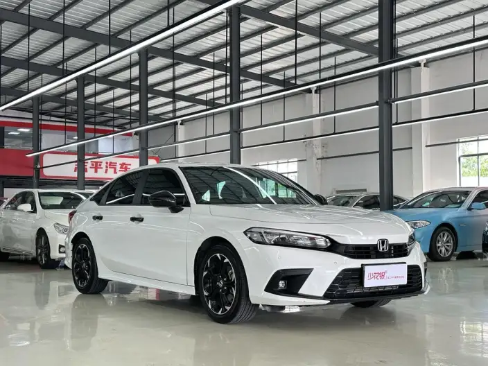 Honda Civic 2022 Model 240TURBO CVT Combustion Edition – фото 3