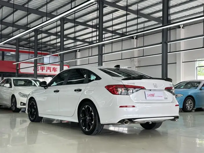 Honda Civic 2022 Model 240TURBO CVT Combustion Edition – фото 4