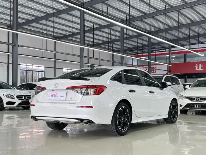 Honda Civic 2022 Model 240TURBO CVT Combustion Edition – фото 6