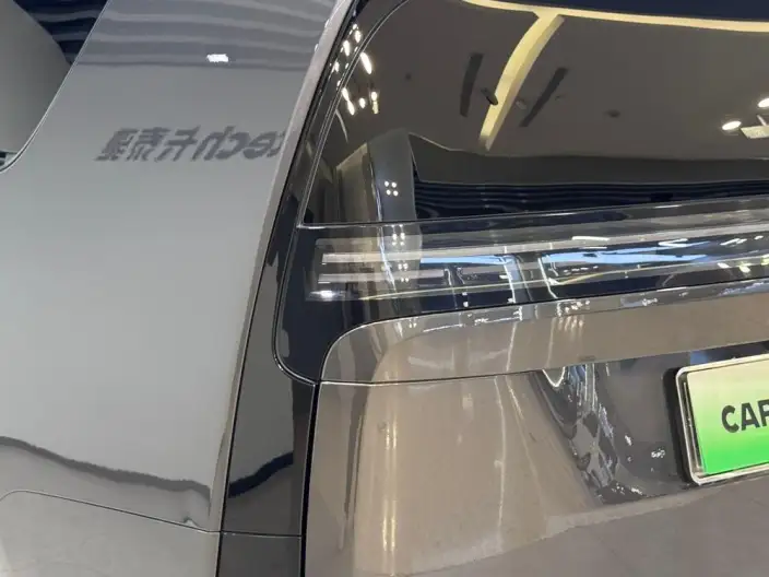 Li Auto MEGA 2024 Model Ultra Edition – фото 8