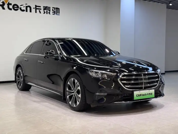 Mercedes-Benz E-Class PHEV 2024 Model E 350 e L sedan – фото 3