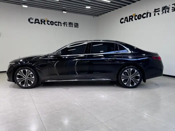 Mercedes-Benz E-Class PHEV 2024 Model E 350 e L sedan – фото 4