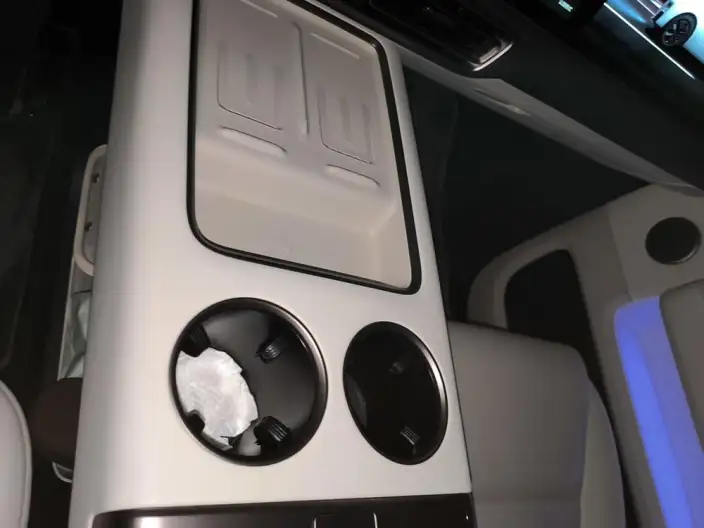 Li Auto MEGA 2025 Model Home Family Special Edition – фото 9