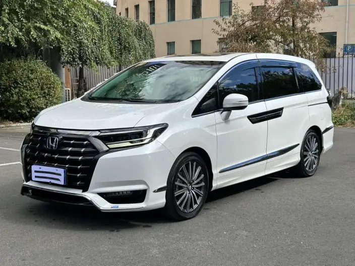 Honda Elysion 2022 Model 2.0L Hybrid Deluxe Edition – фото 1