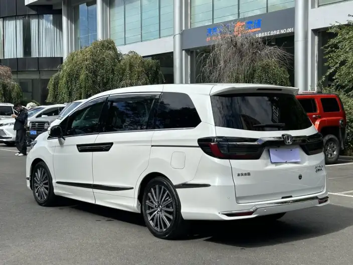 Honda Elysion 2022 Model 2.0L Hybrid Deluxe Edition – фото 4