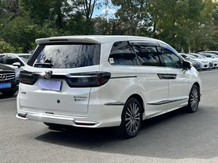 Honda Elysion 2022 Model 2.0L Hybrid Deluxe Edition – фото 6