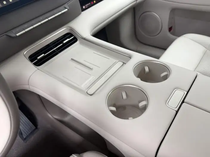 IM LS6 2026 Model EV Max – фото 7