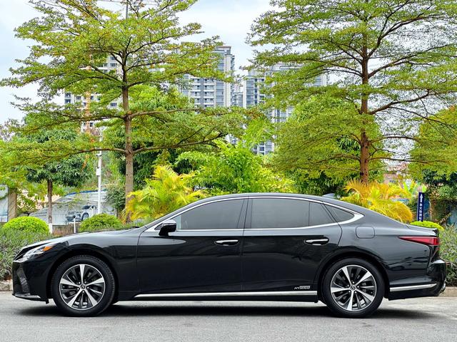 Lexus LS 2021 500h Precision Edition – фото 4